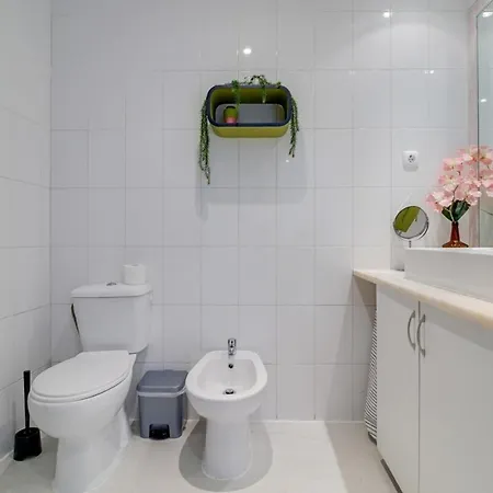 Modern 2 Bedroom With Views In Apartman Lisboa