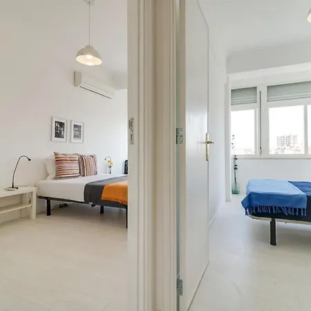 Modern 2 Bedroom With Views In Lisboa